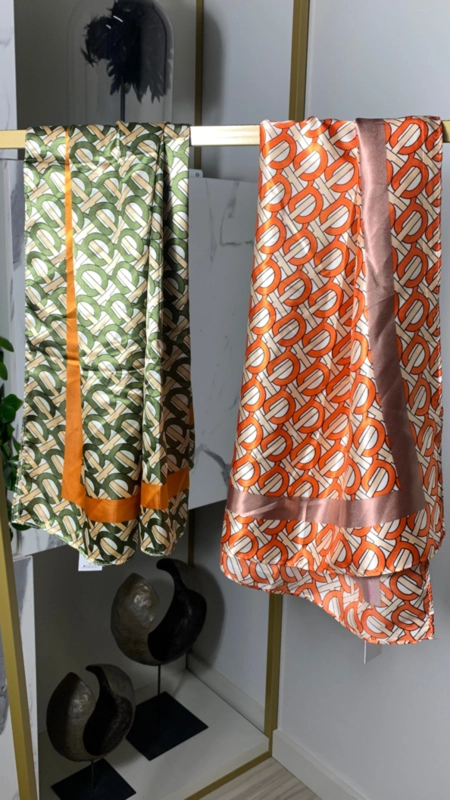 lenço estampado elos 90x90