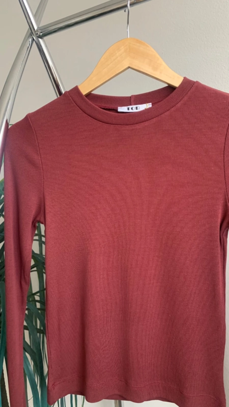 Blusa Malu manga longa gola redonda