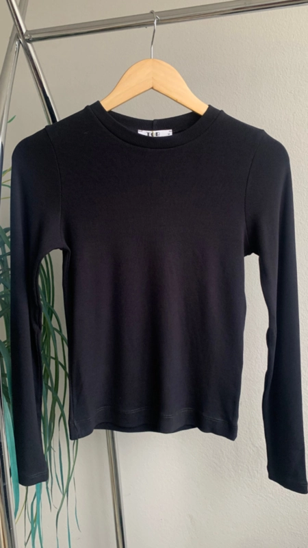 Blusa Malu manga longa gola redonda