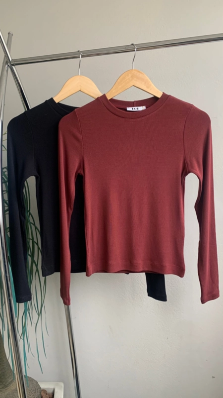 Blusa Malu manga longa gola redonda