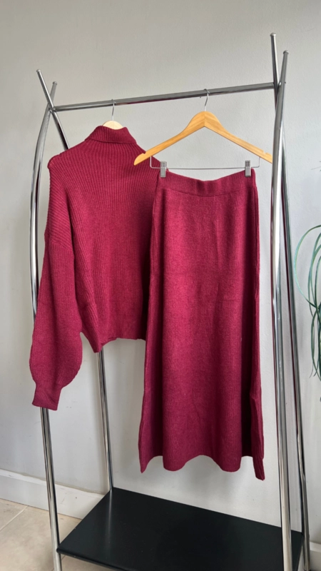 conjunto tricot blusa e saia evase ana