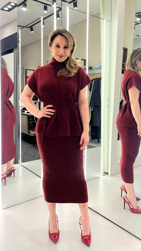 conjunto tricot colete e saia midi tati