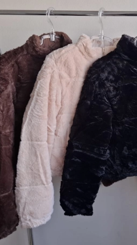 jaqueta puffer dupla face nylon teddy