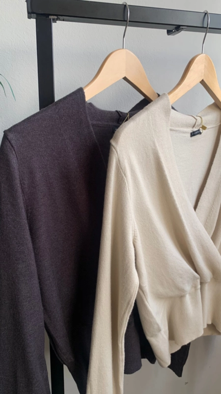 Blusa tricot toque modal decote v