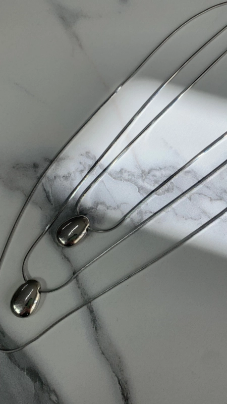 Colar triplo pingente gota delicate