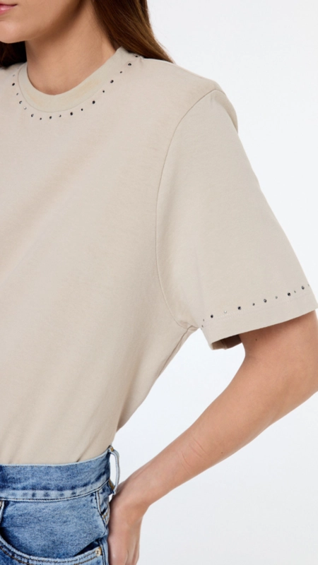 camiseta malha brilho gola animale jeans