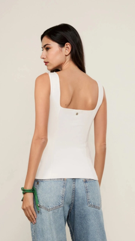 regata malha decote quadrado animale jeans