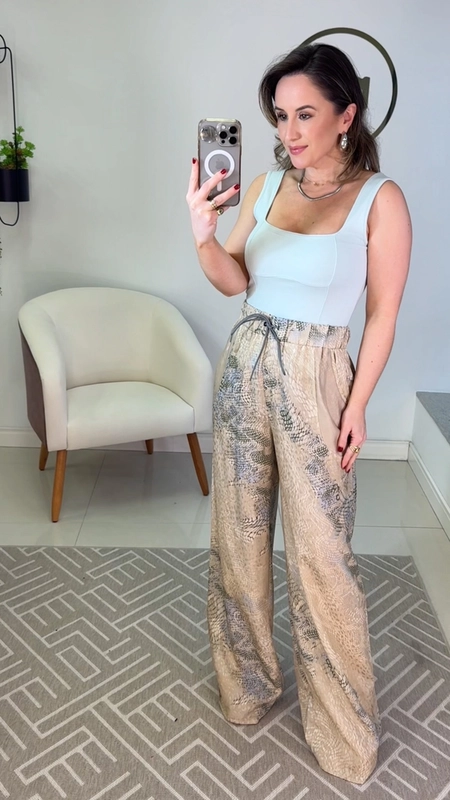 regata malha decote quadrado animale jeans