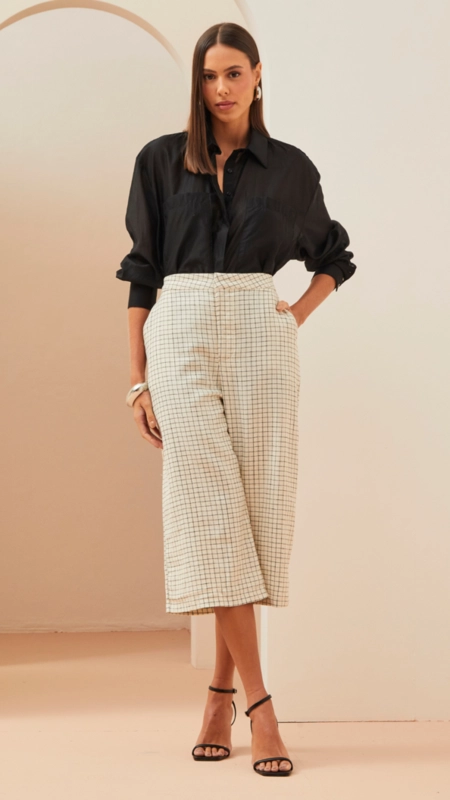 calça cropped linho alfaiataria xadrez forum