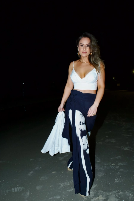 calça reta estampa localizada open