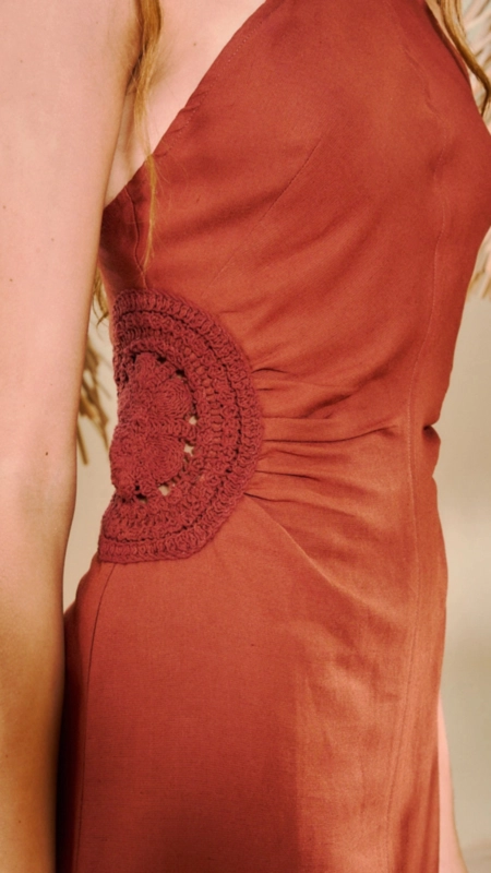 vestido midi linho vazado lateral open