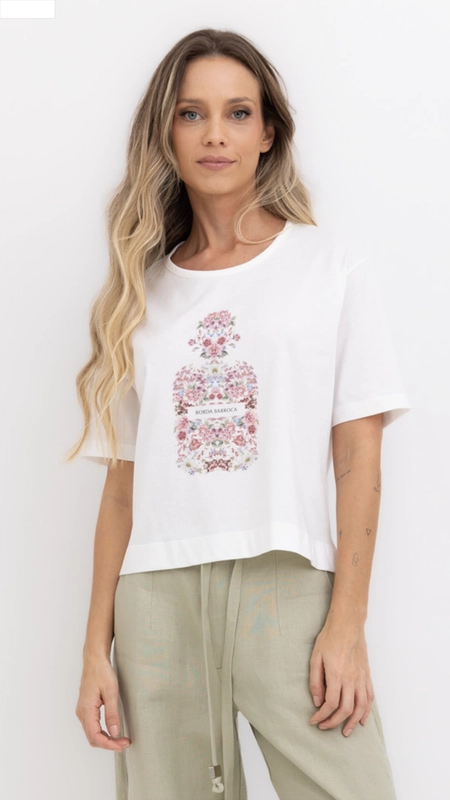 camiseta perfume carinho borda barroca