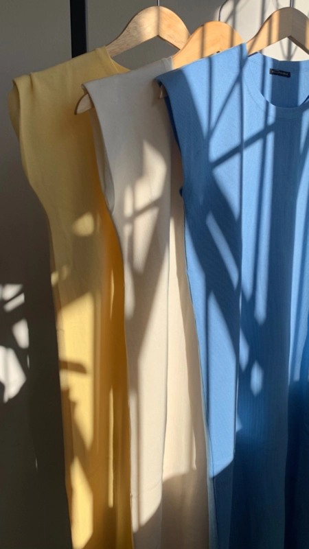 vestido modal ombreira