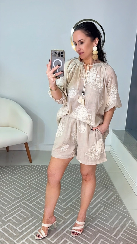 conjunto short e bata voil bordado sofistic