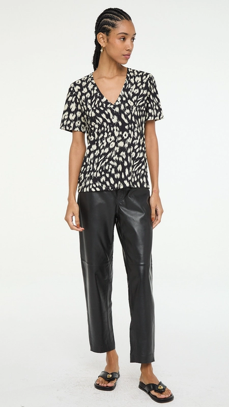 camiseta animale decote v onça abby