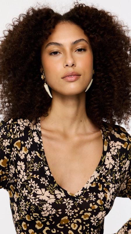 camiseta animale decote v manga longa liberty