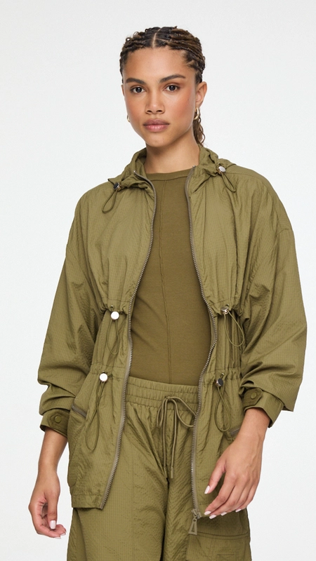 parka nylon leve alongada animale jeans