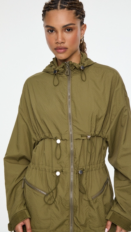 parka nylon leve alongada animale jeans