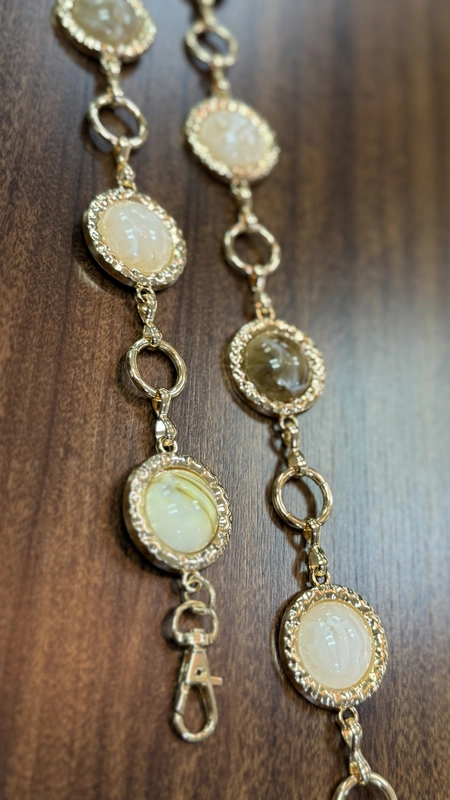 cinto corrente pedras círculos