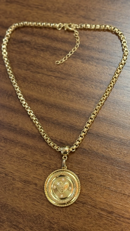 colar corrente medalhão