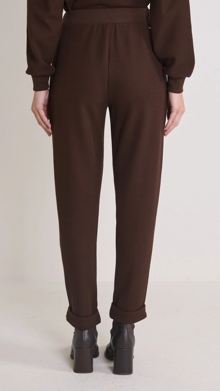 calça reta canelada forum