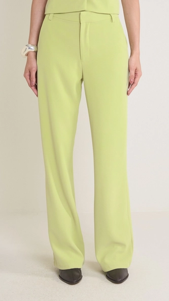 calça reta alfaiataria forum