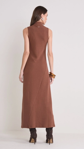 vestido midi evasê gola alta forum