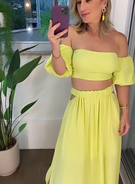 conjunto cropped e saia visco linho