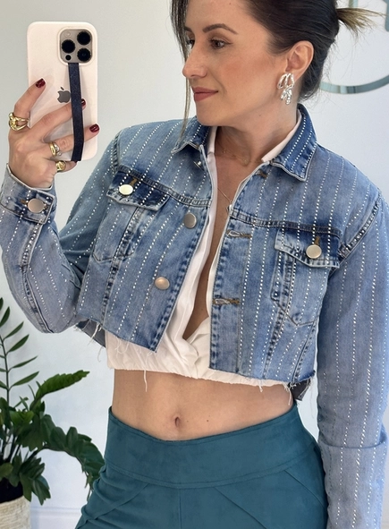 jaqueta jeans cropped cristais