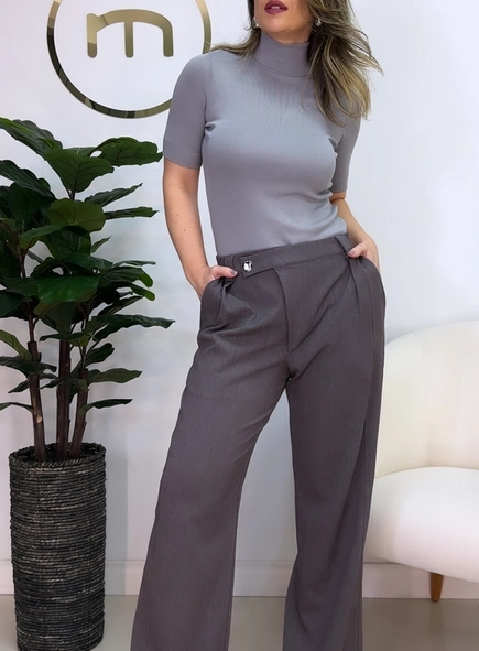 Blusa malu manga curta gola alta