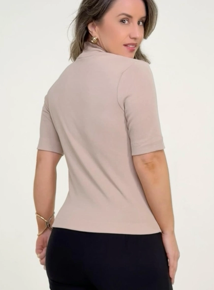 Blusa malu manga curta gola alta