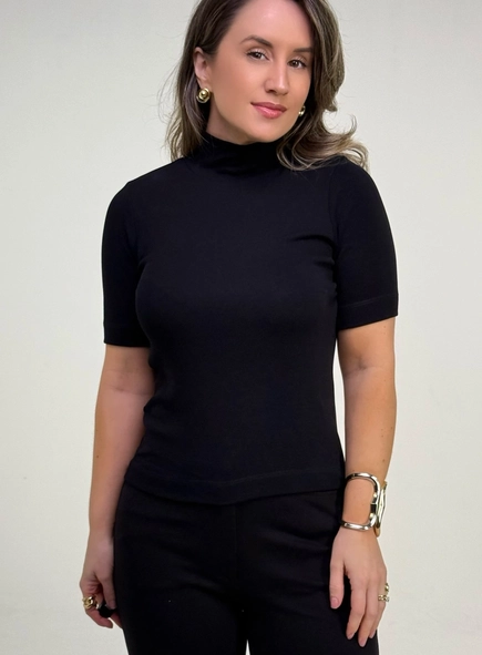 Blusa malu manga curta gola alta