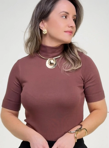 Blusa malu manga curta gola alta