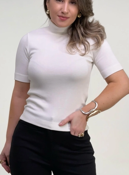 Blusa malu manga curta gola alta