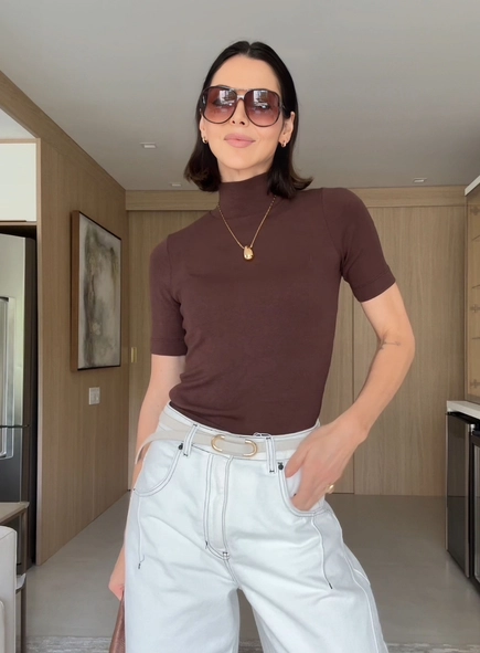 Blusa malu manga curta gola alta