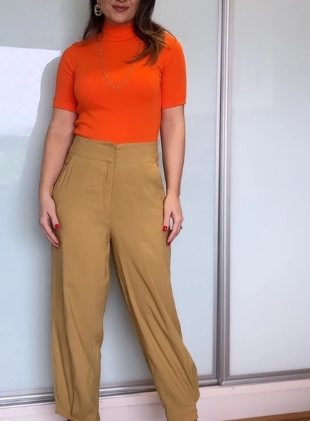 Blusa malu manga curta gola alta