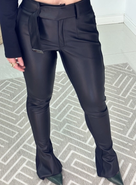 calça bootcut pu e malha open