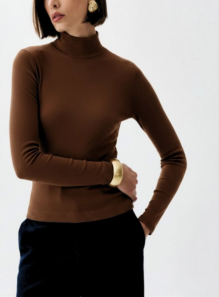 Blusa malu manga longa gola alta