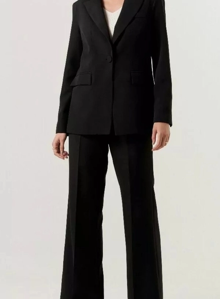 blazer julia com bolsos fake