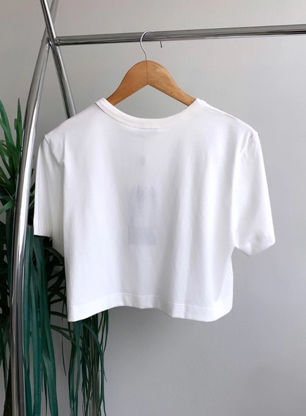 camiseta forum cropped logo