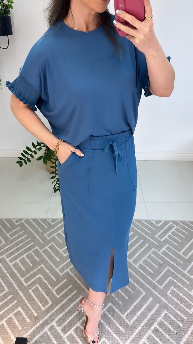 Saia midi hot sale com recorte
