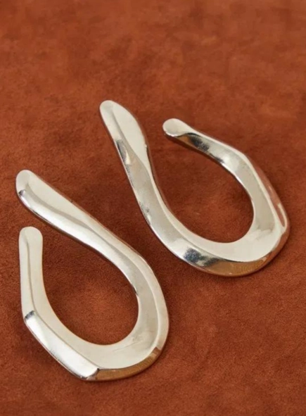brinco gota assimétrico