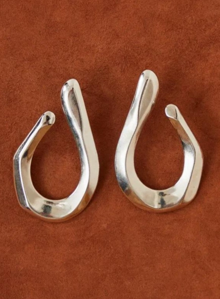 brinco gota assimétrico