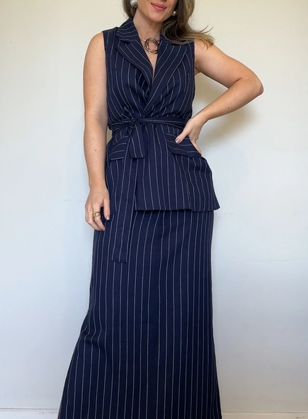 conjunto alfaiataria risca de giz saia e colete