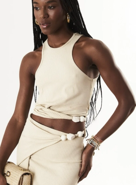 blusa cropped canelada detalhe pedras