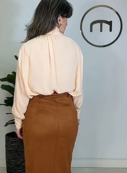 camisa crepe gola laço