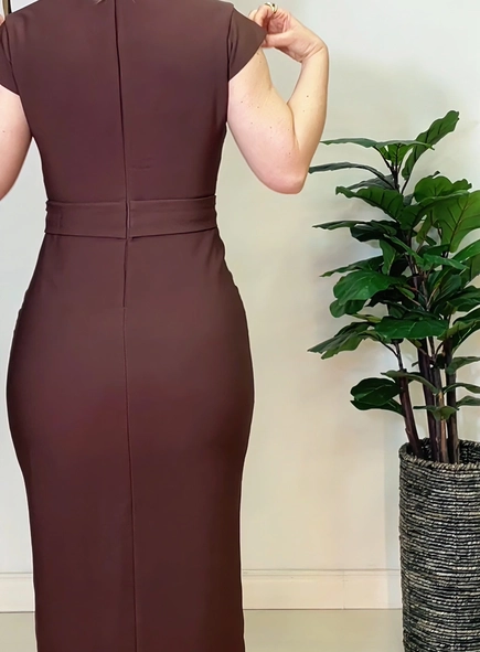 vestido midi tubinho impact