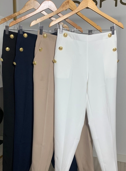calça reta alfaiataria botões bolso faca