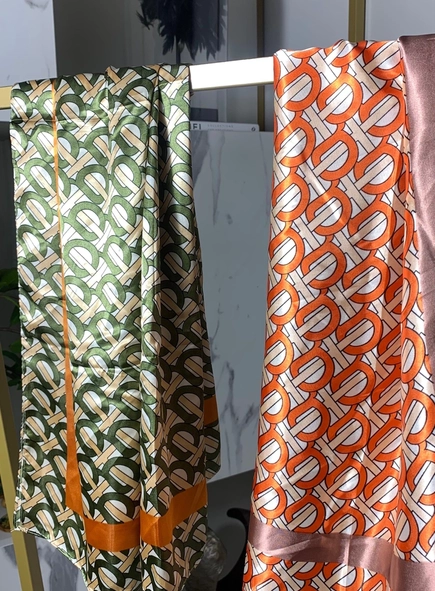 lenço estampado elos 90x90