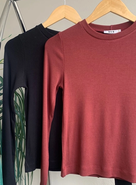 Blusa Malu manga longa gola redonda